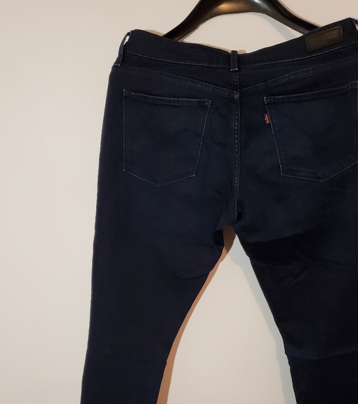 Levis Jeans - Picture 2 of 4